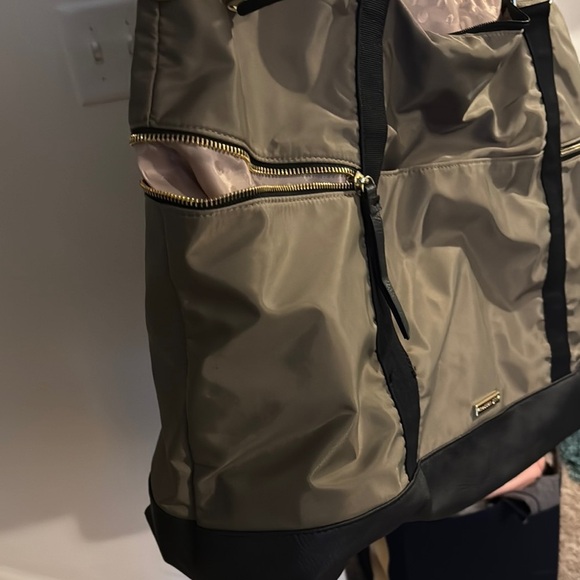 Oversized Madden Girl Tan and Black Tote - Picture 3 of 10